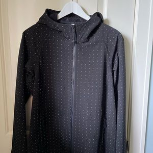 NWOT Lululemon Apres Black White Polka Dot Rain Jacket Hood SZ 8
